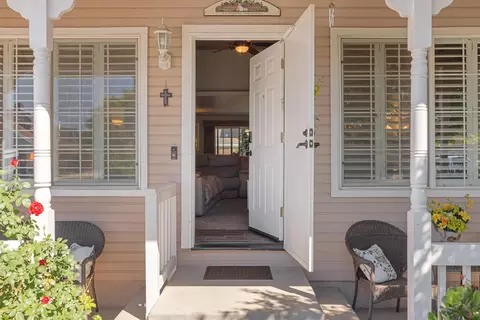 Entry Way - 1084 Eastburg Ct, Ripon, CA 95366 photo 1 of 6