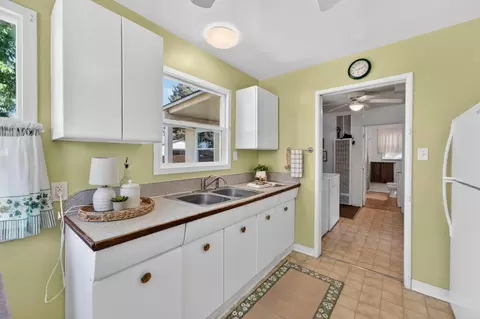Kitchen - 4349 Olivehurst Ave, Olivehurst, CA 95961 photo 4 of 5