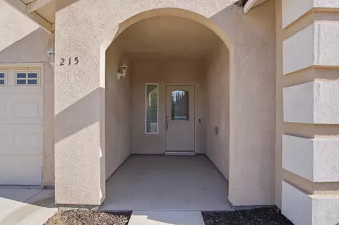 Entry Way - 215 E Hawkeye Ave, Turlock, CA 95380 photo 1 of 1