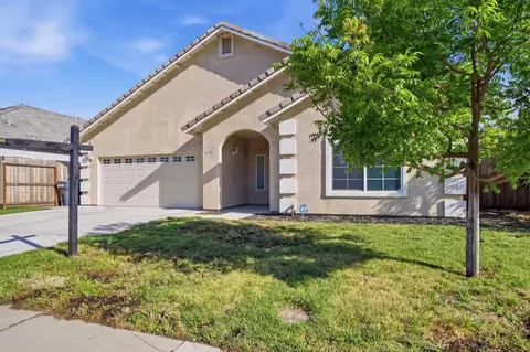 Exterior - 215 E Hawkeye Ave, Turlock, CA 95380 photo 4 of 4