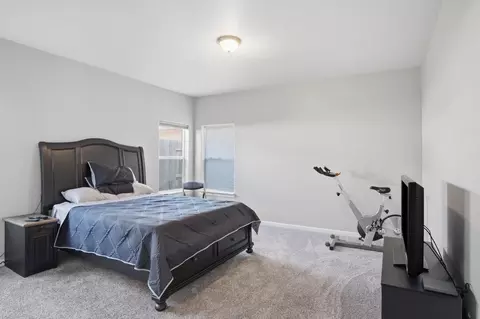 Bedroom - 215 E Hawkeye Ave, Turlock, CA 95380 photo 4 of 4