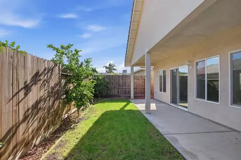 Exterior - 215 E Hawkeye Ave, Turlock, CA 95380 photo 3 of 4