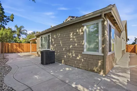 Exterior - 1643 Badger Way, Tracy, CA 95304 photo 4 of 5