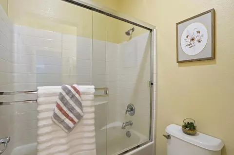 Bath - 1643 Badger Way, Tracy, CA 95304 photo 1 of 4