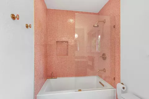Bath - 3405 Riverdale Way, Carmichael, CA 95608 photo 6 of 6