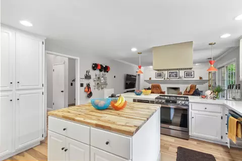 Kitchen - 3405 Riverdale Way, Carmichael, CA 95608 photo 5 of 6