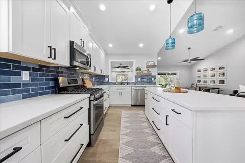 Kitchen - 6100 Helens Ct, Loomis, CA 95650 photo 4 of 4