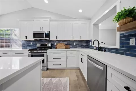 Kitchen - 6100 Helens Ct, Loomis, CA 95650 photo 3 of 4