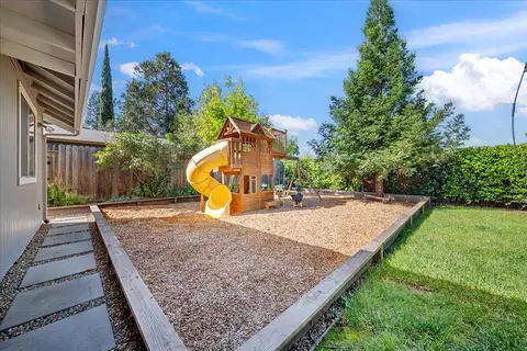 Exterior - 6100 Helens Ct, Loomis, CA 95650 photo 9 of 10