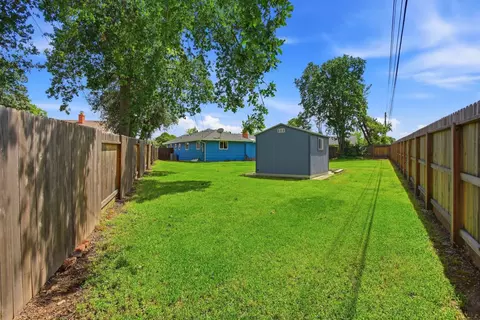 Exterior - 3021 Stanton Cir, Carmichael, CA 95608 photo 11 of 14
