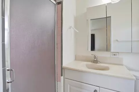 Bath - 3021 Stanton Cir, Carmichael, CA 95608 photo 2 of 3