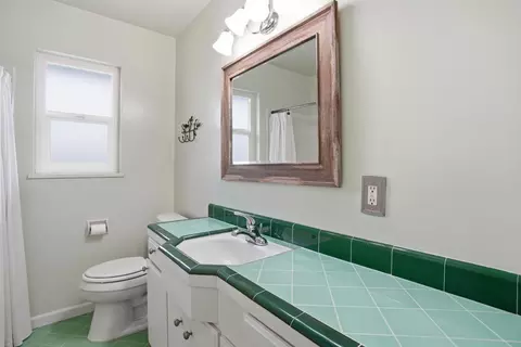 Bath - 3021 Stanton Cir, Carmichael, CA 95608 photo 3 of 3