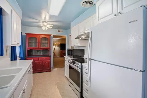 Kitchen - 3021 Stanton Cir, Carmichael, CA 95608 photo 2 of 3
