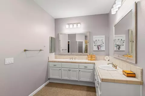 Bath - 2868 Joleo Ct, Tracy, CA 95377 photo 4 of 5