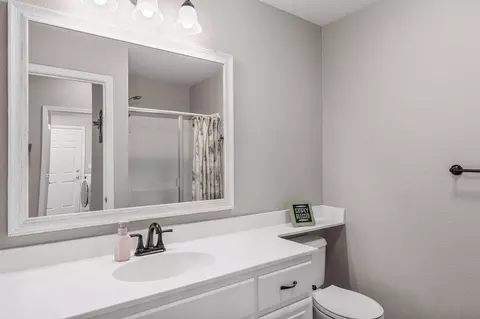 Bath - 2868 Joleo Ct, Tracy, CA 95377 photo 1 of 5