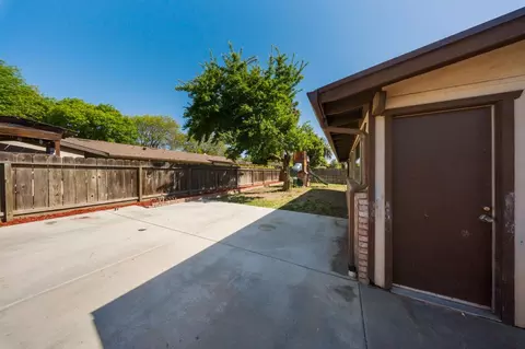 Exterior - 1232 Sonoma Ave, Modesto, CA 95355 photo 5 of 8