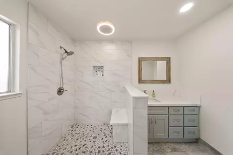 Bath - 1232 Sonoma Ave, Modesto, CA 95355 photo 3 of 3