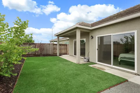 Exterior - 1012 Hogan Rd, Galt, CA 95632 photo 9 of 11