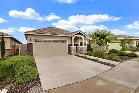 Exterior - 1012 Hogan Rd, Galt, CA 95632 photo 3 of 11