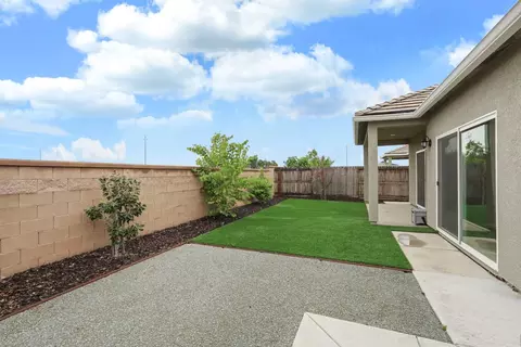 Exterior - 1012 Hogan Rd, Galt, CA 95632 photo 8 of 11