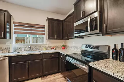 Kitchen - 1012 Hogan Rd, Galt, CA 95632 photo 3 of 4