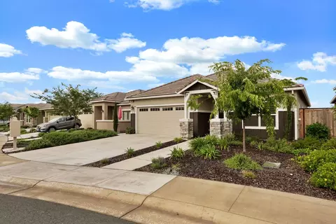 Exterior - 1012 Hogan Rd, Galt, CA 95632 photo 2 of 11