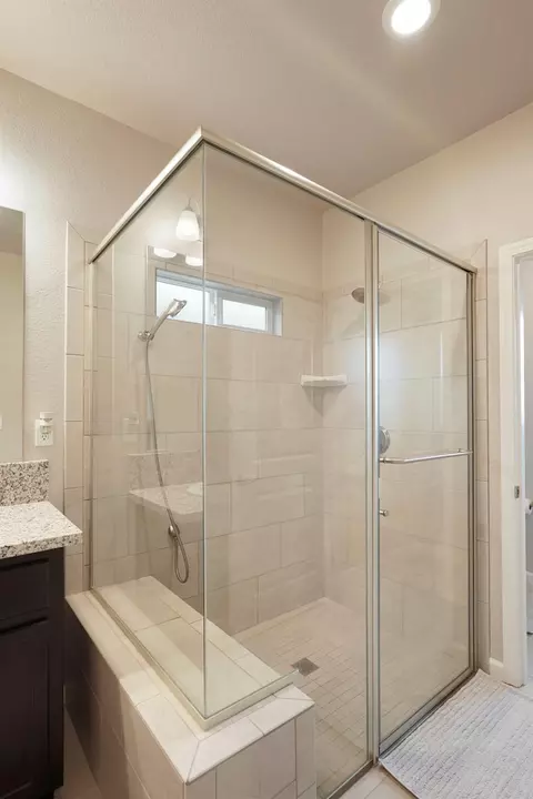 Bath - 1012 Hogan Rd, Galt, CA 95632 photo 3 of 3