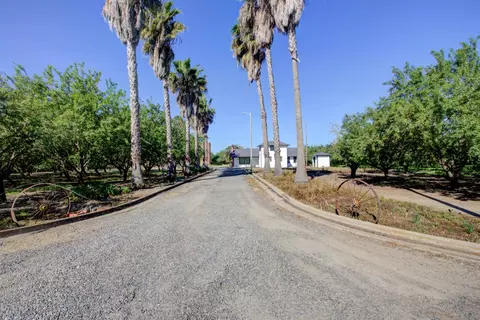 1113 Clark Rd, Modesto, CA 95358 photo 2