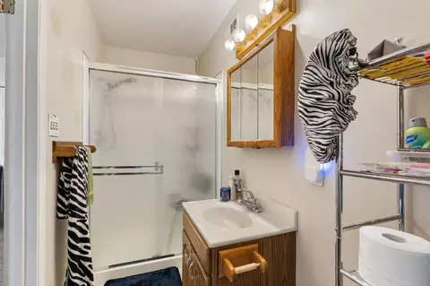 Bath - 4504 Marble Way, Carmichael, CA 95608 photo 3 of 3
