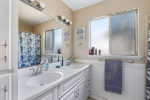 Bath - 4504 Marble Way, Carmichael, CA 95608 photo 2 of 3