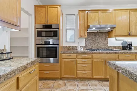 Kitchen - 2944 Lyon Ct, Tracy, CA 95377 photo 3 of 8