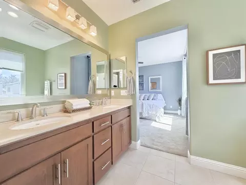 Bath - 3216 Koso Ter, Davis, CA 95618 photo 2 of 5