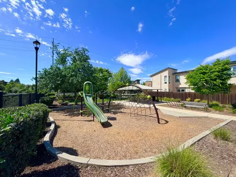 Exterior - 3216 Koso Ter, Davis, CA 95618 photo 4 of 4