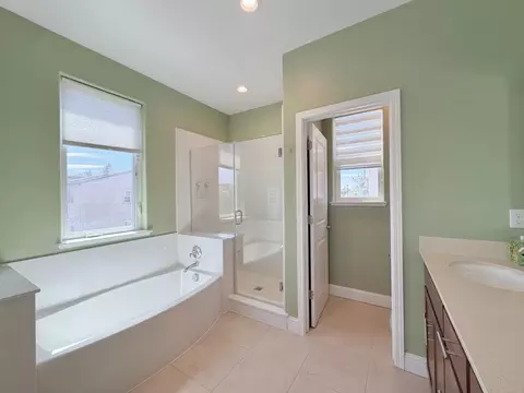 Bath - 3216 Koso Ter, Davis, CA 95618 photo 3 of 5