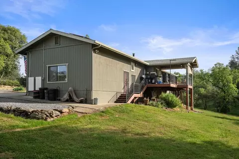 Exterior - 2070 Mulberry Ln, Placerville, CA 95667 photo 4 of 24