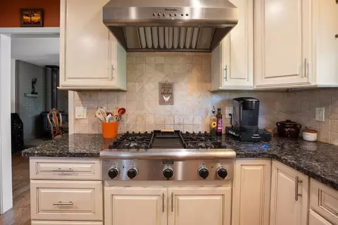 Kitchen - 2070 Mulberry Ln, Placerville, CA 95667 photo 3 of 9