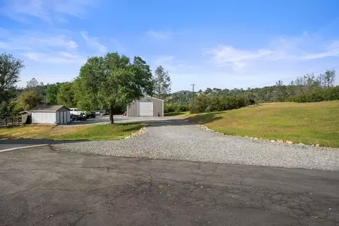 Exterior - 2070 Mulberry Ln, Placerville, CA 95667 photo 16 of 24