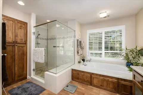 Bath - 6530 Marva Ln, Placerville, CA 95667 photo 3 of 4