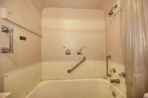 Bath - 885 Hillcrest, Placerville, CA 95667 photo 3 of 3