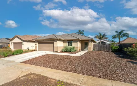 1393 Meadow Ranch St, Plumas Lake, CA 95961