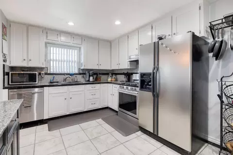 Kitchen - 2016 Don Pedro Rd, Ceres, CA 95307 photo 3 of 3