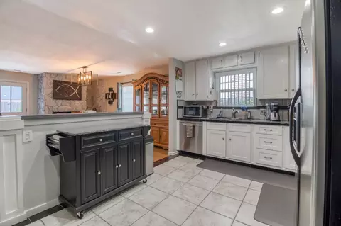 Kitchen - 2016 Don Pedro Rd, Ceres, CA 95307 photo 2 of 3
