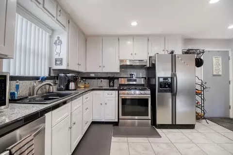 Kitchen - 2016 Don Pedro Rd, Ceres, CA 95307 photo 1 of 3