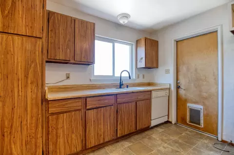Kitchen - 1204 Maple Dr, Oakdale, CA 95361 photo 2 of 3