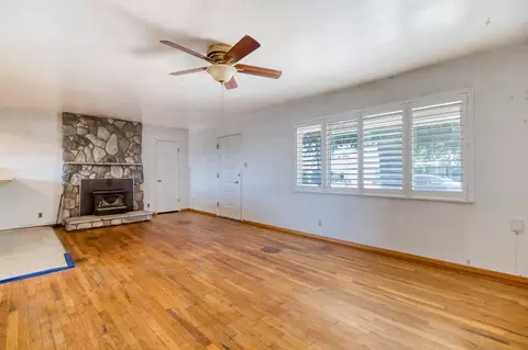 Living - 1204 Maple Dr, Oakdale, CA 95361 photo 3 of 4