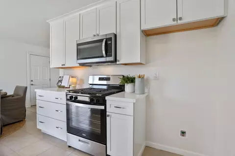 Kitchen - 402 F St, Galt, CA 95632 photo 2 of 4