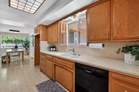 Kitchen - 3149 Clairidge Way, Sacramento, CA 95821 photo 3 of 5