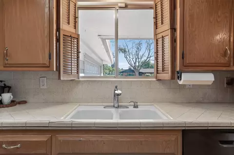 Kitchen - 3149 Clairidge Way, Sacramento, CA 95821 photo 5 of 5