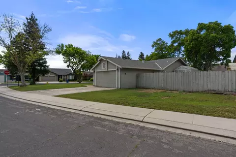 Exterior - 1101 Winchell Way, Modesto, CA 95358 photo 3 of 9
