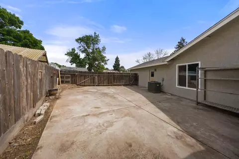 Exterior - 1101 Winchell Way, Modesto, CA 95358 photo 8 of 9
